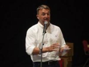 Udo Pfeifer als Vertreter der GmbH-Investoren spricht