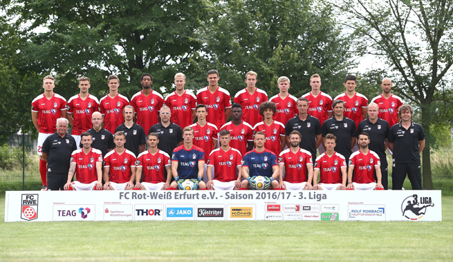 Rot weiss. Рот Вайсс Эрфурт. FC RWE Erfurt. Rot-Weiß Lüdenscheid игроки. Rot Weiss ESS.