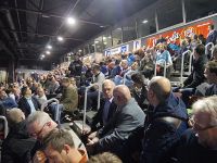 Die Messehalle war voll und es gab viele Fragen